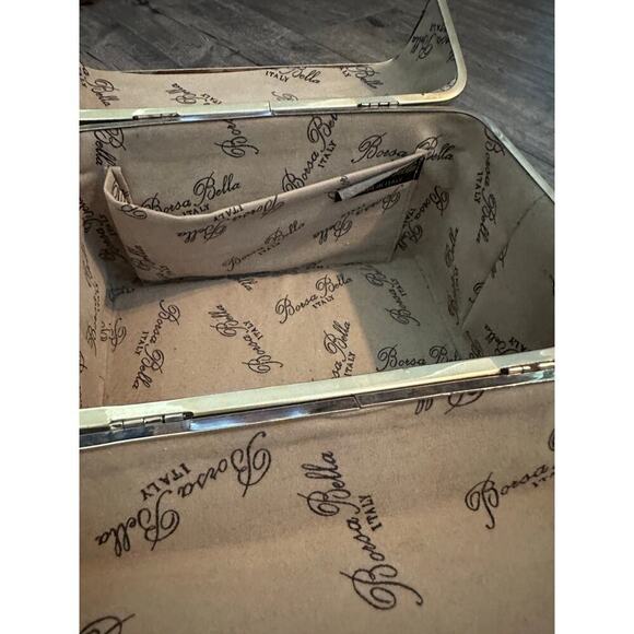 Borsa Bella Women's Cream & Gold Tone Trim Leather Train Box Bag - Picture 9 of 13